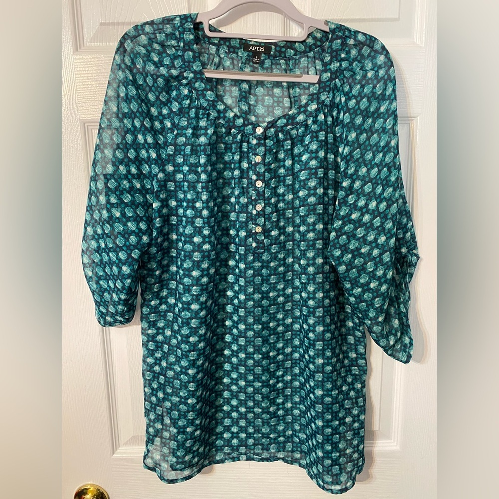 Large apt 9 women’s blouse sheer material green 3/4 sleeves